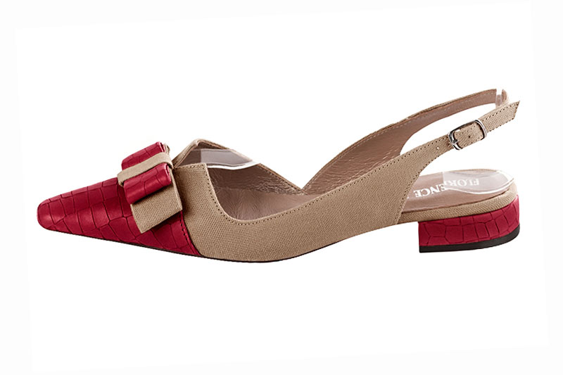 Cardinal red and tan beige women's open back shoes, with a knot. Tapered toe. Flat block heels. Profile view - Florence KOOIJMAN